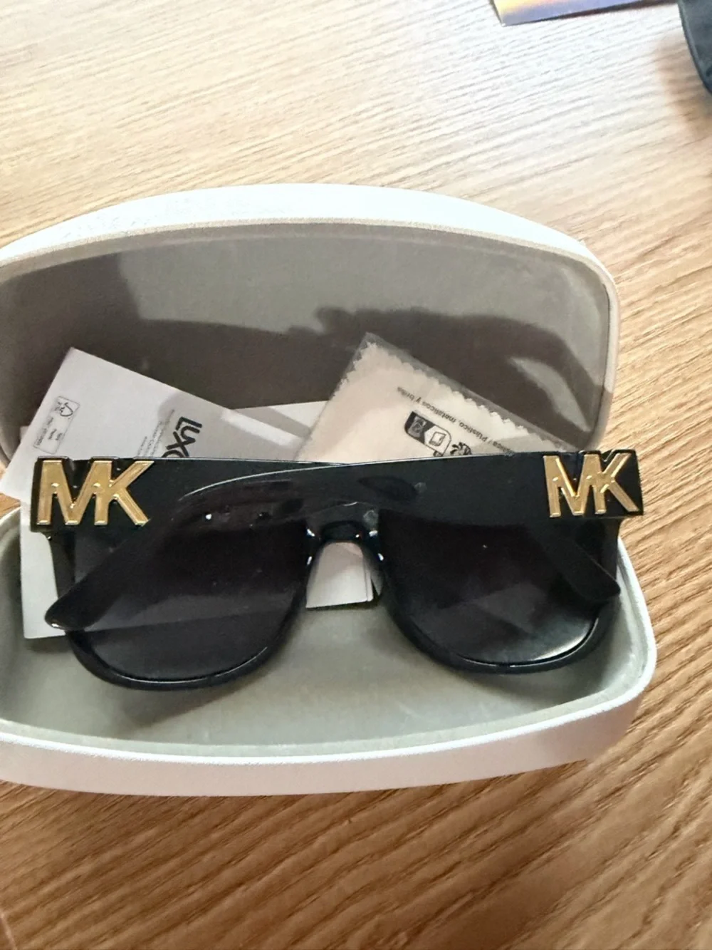 Michael Kors Women's Karlie MK2170U Sunglasses black frames gold logo. - Picture 2 of 6